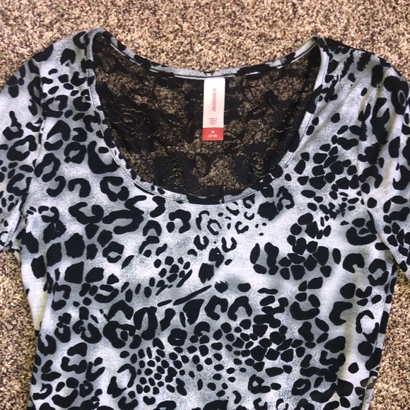 Cute Print top - Picture 2 of 5